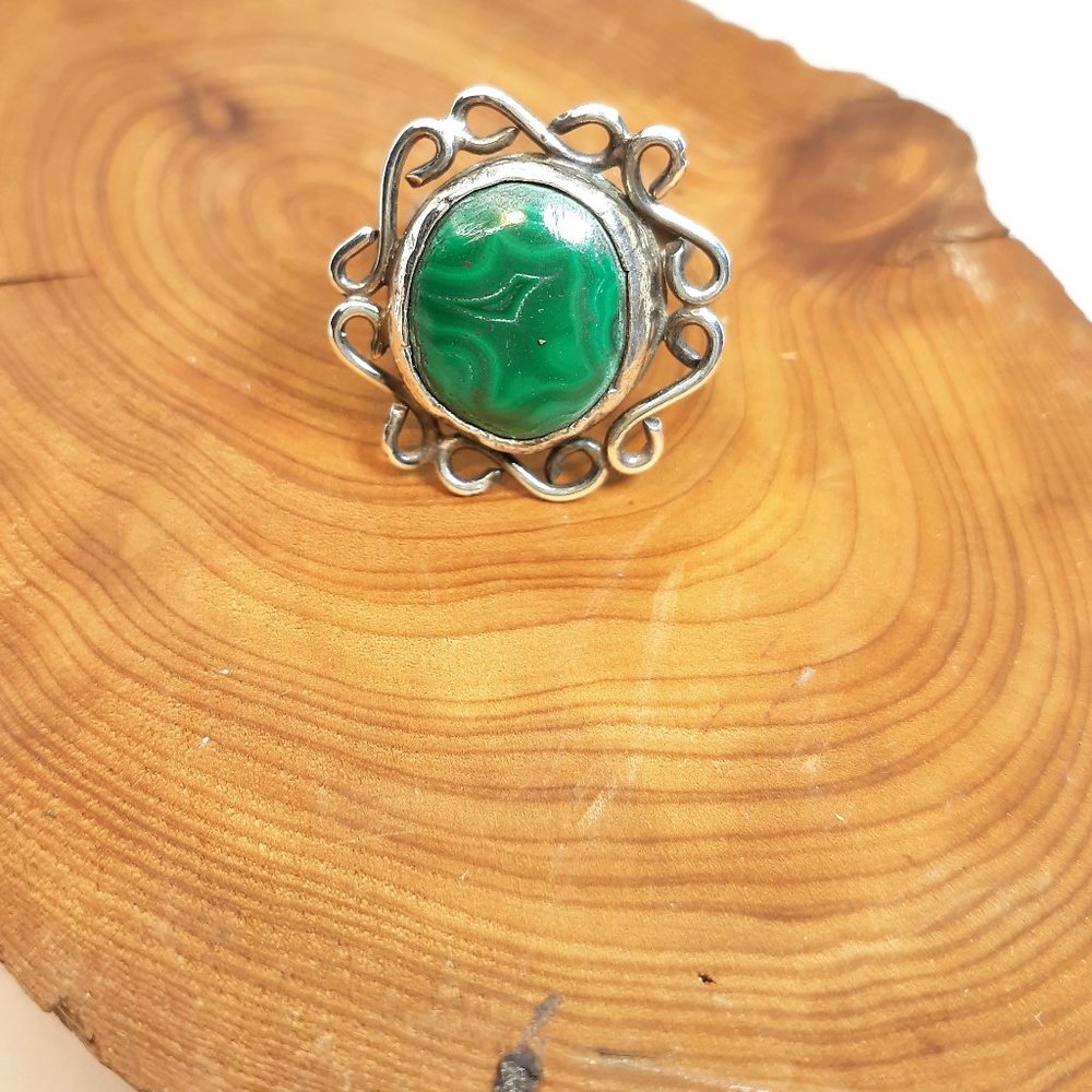 Ring Malachite Gemstone With Bird In It Set In Ha… - image 4